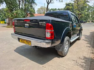 Toyota Hilux 2009 Black
