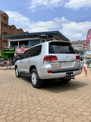 Toyota Land Cruiser 4.5 V8 TD 2019 Silver