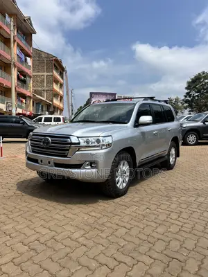 Toyota Land Cruiser 4.5 V8 TD 2019 Silver
