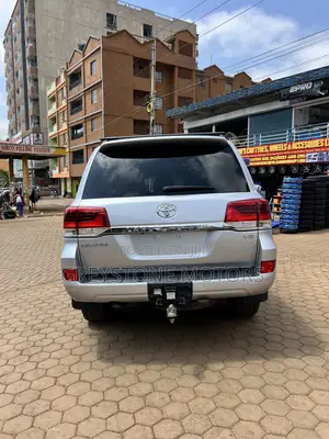 Toyota Land Cruiser 4.5 V8 TD 2019 Silver
