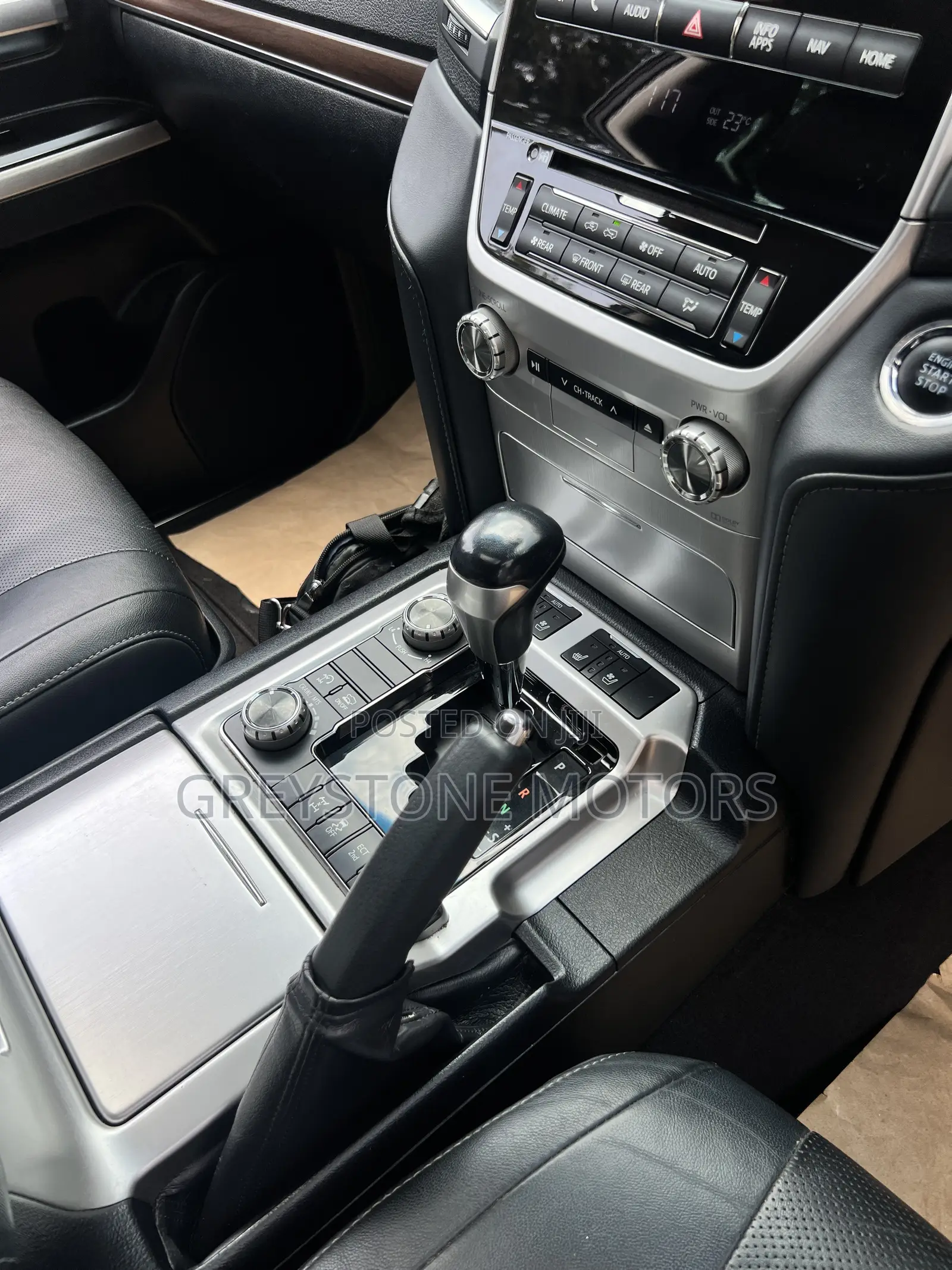 Toyota Land Cruiser 4.5 V8 TD 2019 Silver