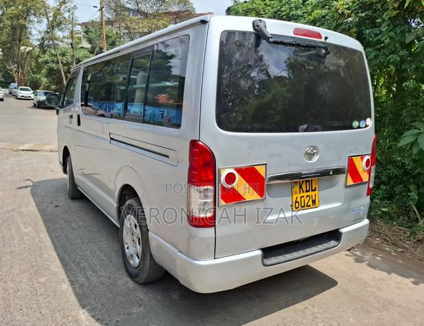 Toyota HiAce 2015 Silver - thumbnail 12