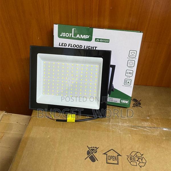 100W Energy Efficient LED Flood Lamp – Heavy Duty Outdoor Lighting