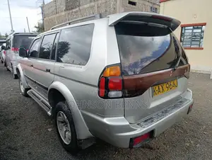 Mitsubishi Shogun 2001 Gray