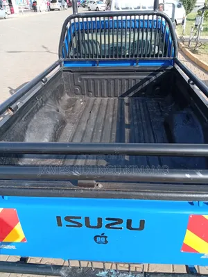Isuzu D-MAX 2005 Blue