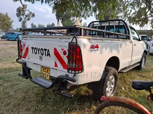 Toyota Hilux 2009 White