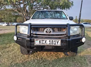 Toyota Hilux 2009 White