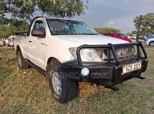 Toyota Hilux 2009 White
