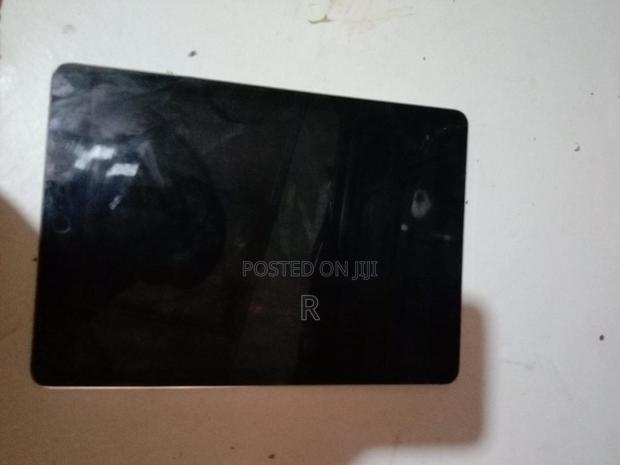 Apple iPad 9.7 256 GB Gray - thumbnail 2