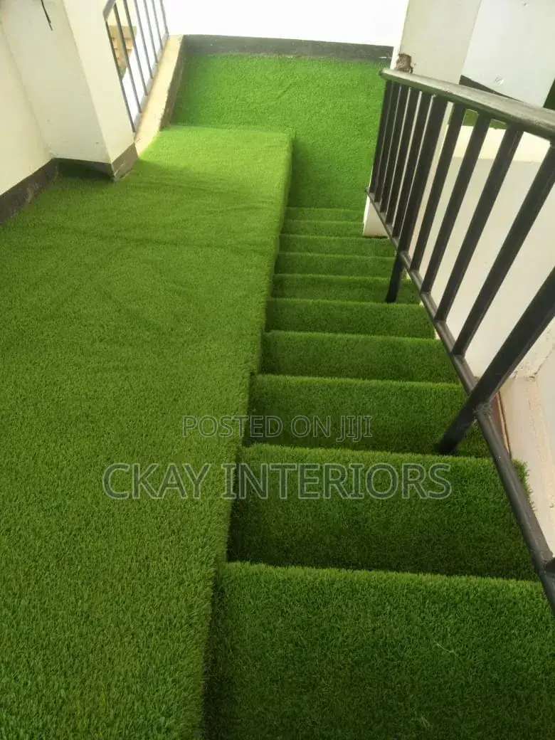 40mm Modern Sleek Office Staircase Artificial Green Grass Carpet