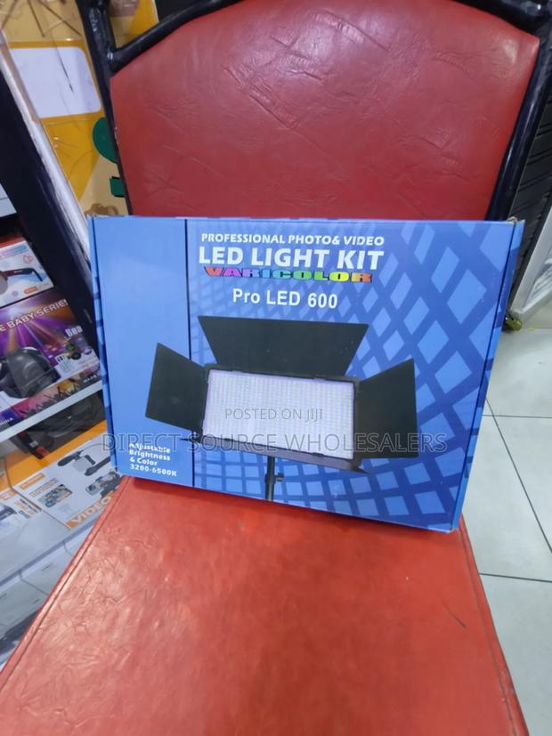 Pro LED 600 Dimmable LED Video Light for Content Creators - thumbnail 2
