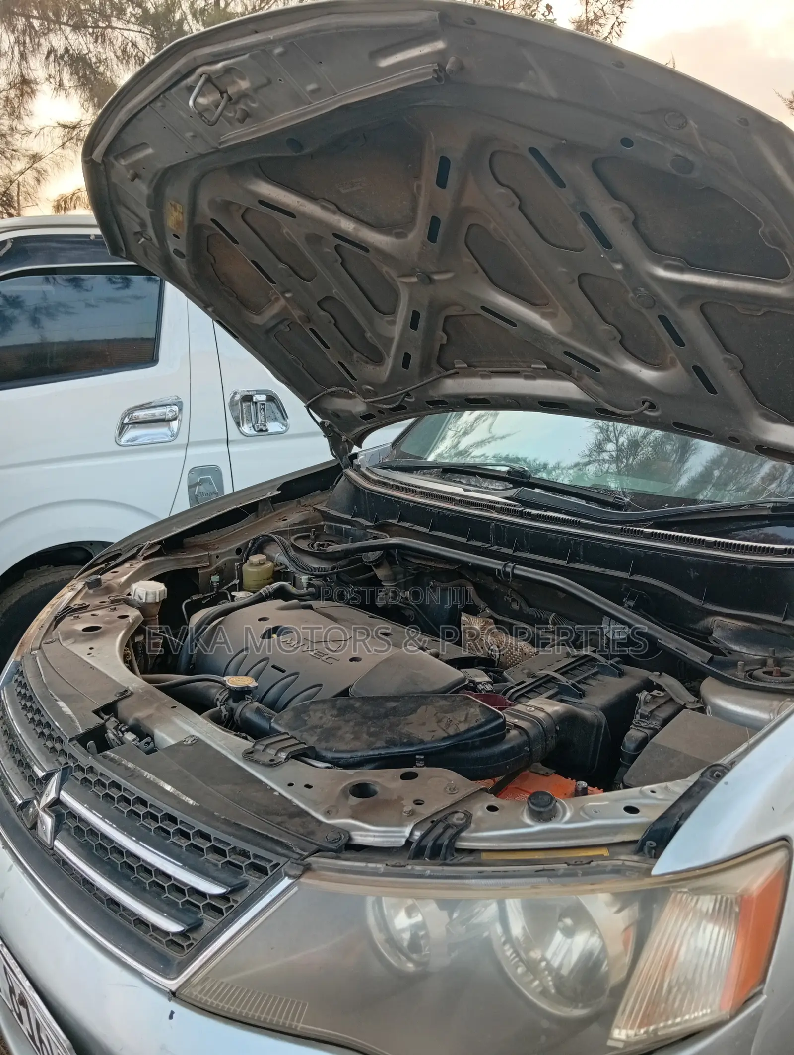 Mitsubishi Outlander 2009 Silver