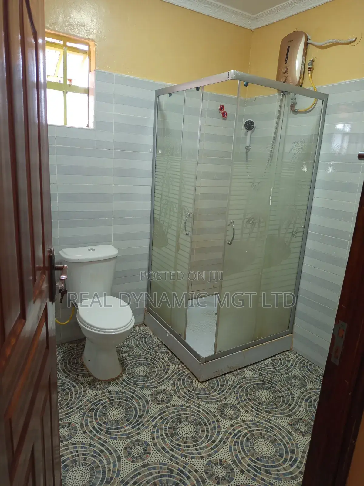 3bdrm Maisonette in Plainsville, Gate B for rent