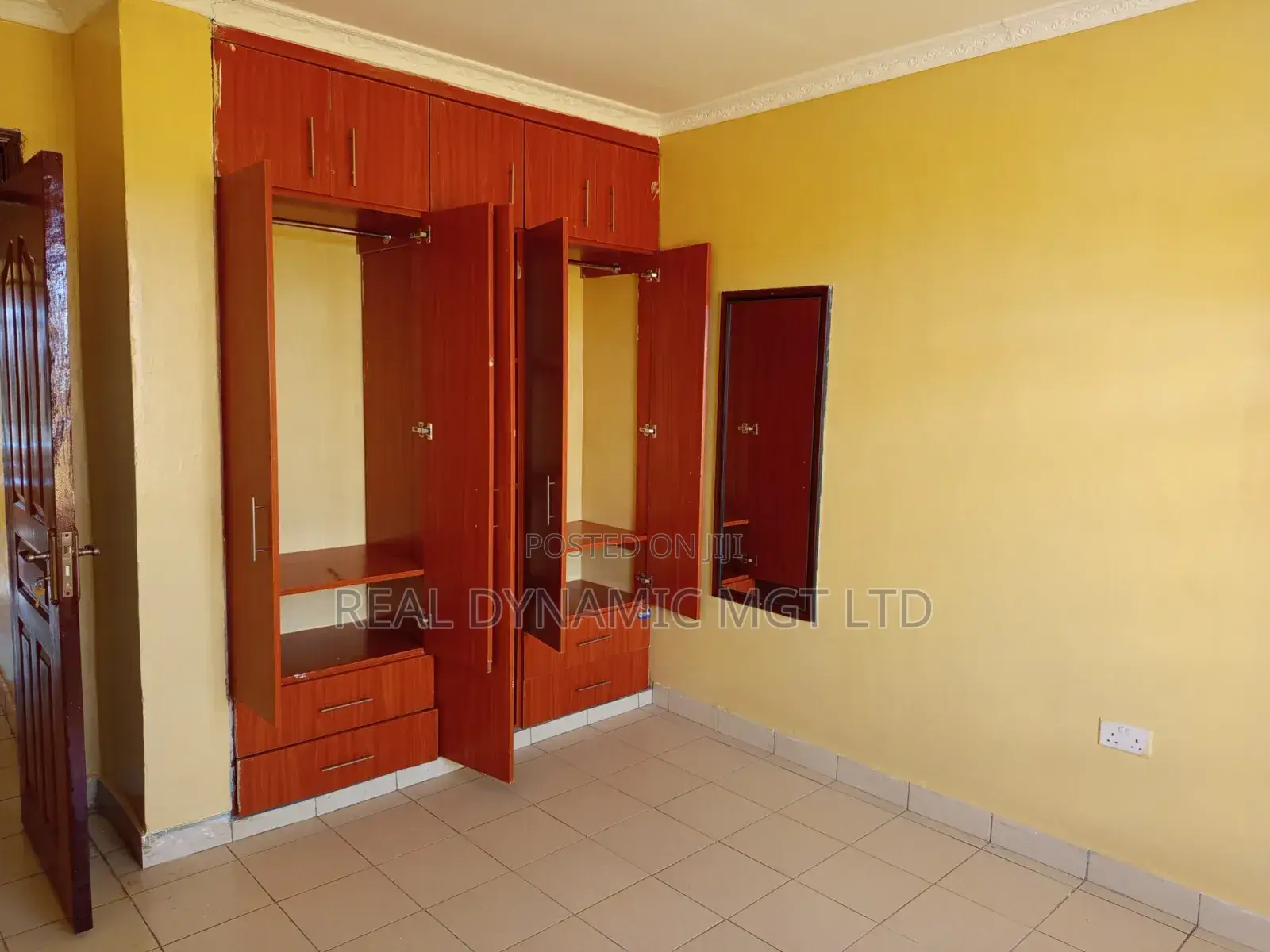 3bdrm Maisonette in Plainsville, Gate B for rent