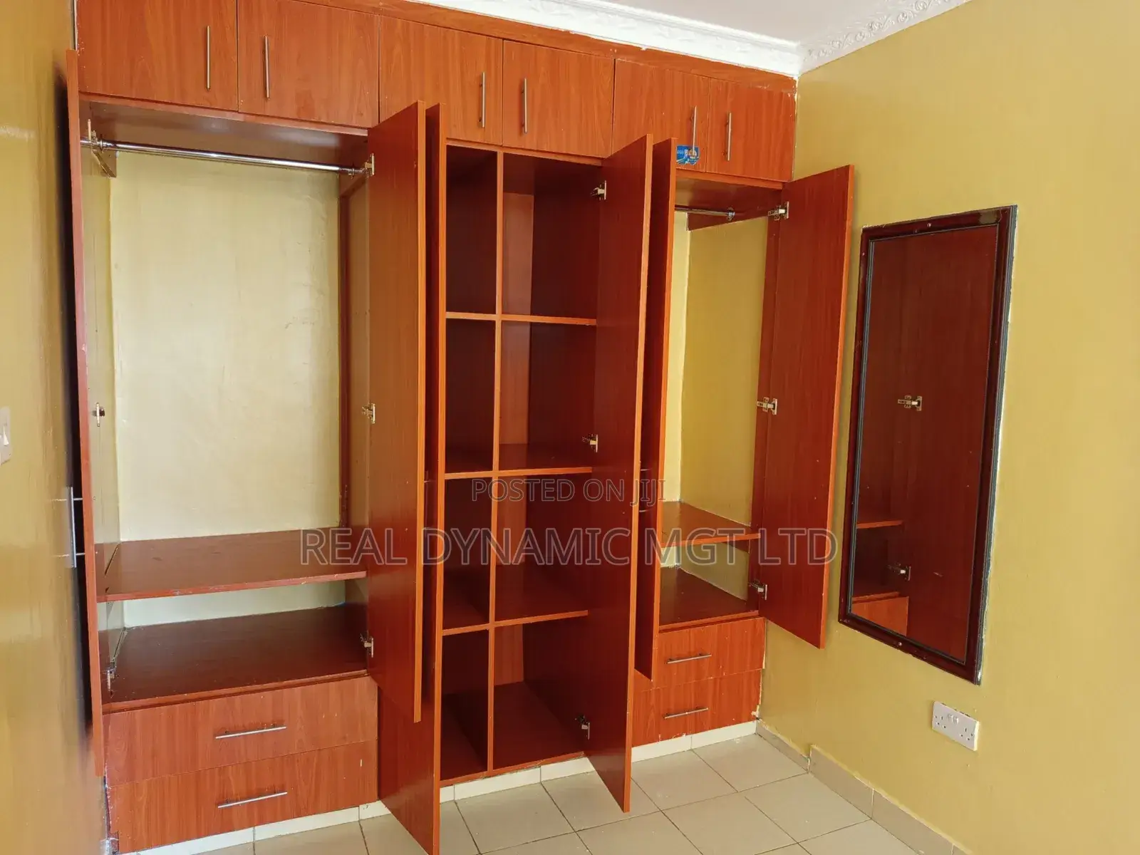 3bdrm Maisonette in Plainsville, Gate B for rent