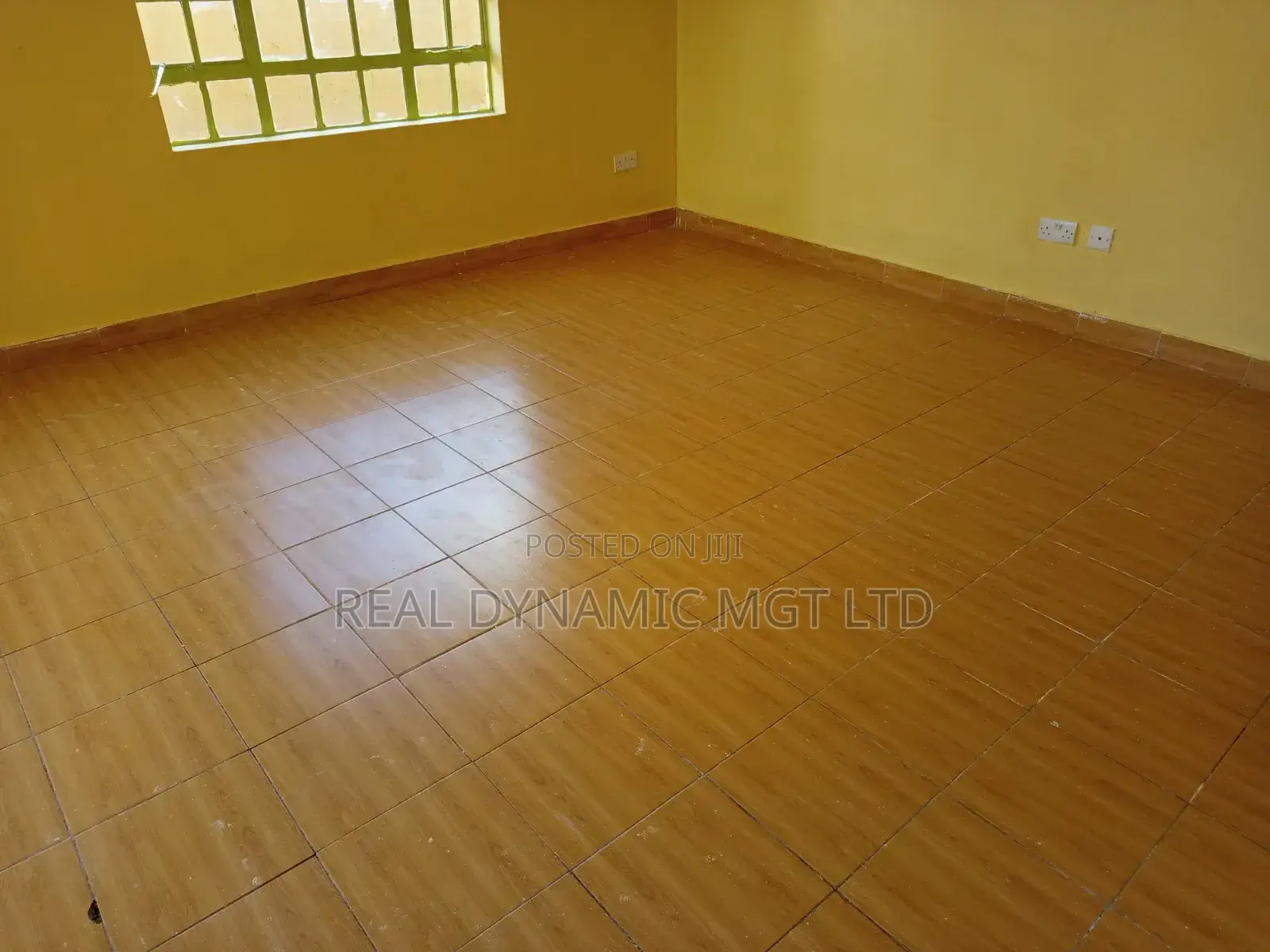 3bdrm Maisonette in Plainsville, Gate B for rent