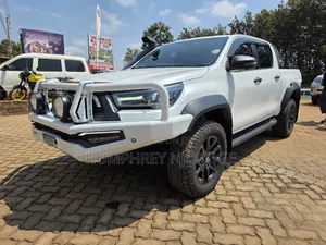 Toyota Hilux Revo Double Cab Deisel 2.8 AWD 2022 White