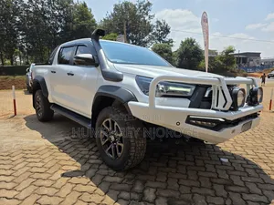Toyota Hilux Revo Double Cab Deisel 2.8 AWD 2022 White