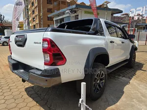 Toyota Hilux Revo Double Cab Deisel 2.8 AWD 2022 White