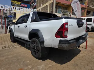 Toyota Hilux Revo Double Cab Deisel 2.8 AWD 2022 White
