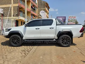 Toyota Hilux Revo Double Cab Deisel 2.8 AWD 2022 White