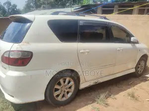 Toyota Ipsum 2005 Pearl