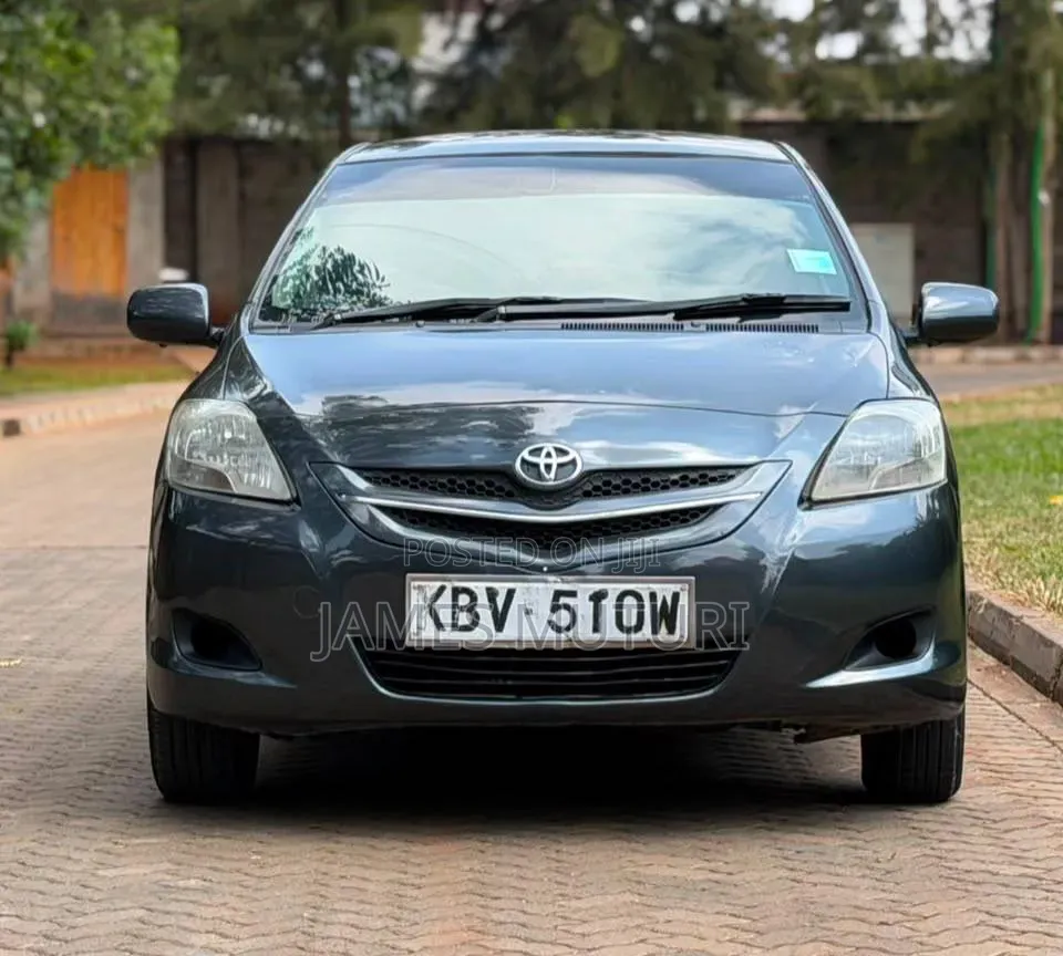 Toyota Belta 2006 Gray
