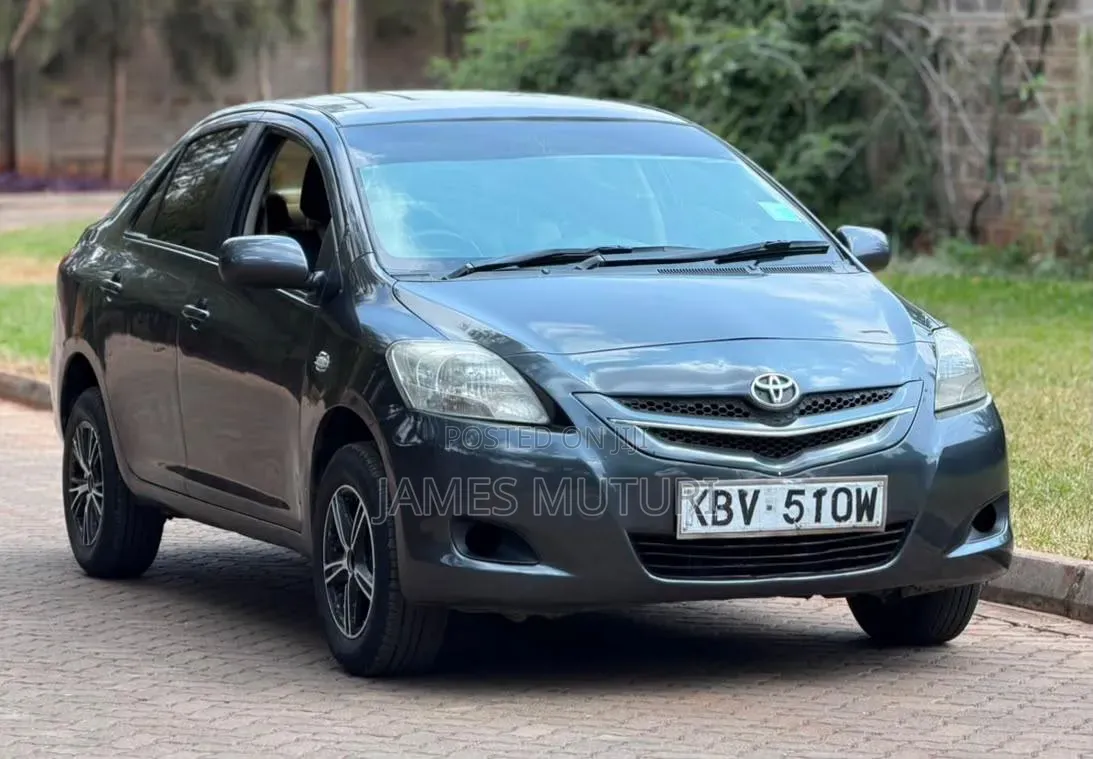 Toyota Belta 2006 Gray
