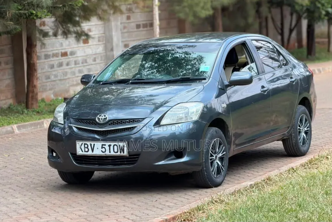 Toyota Belta 2006 Gray
