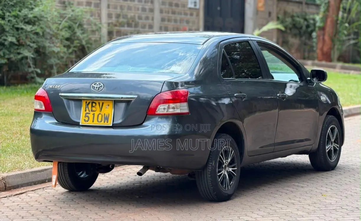 Toyota Belta 2006 Gray