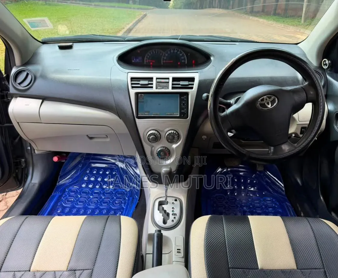 Toyota Belta 2006 Gray