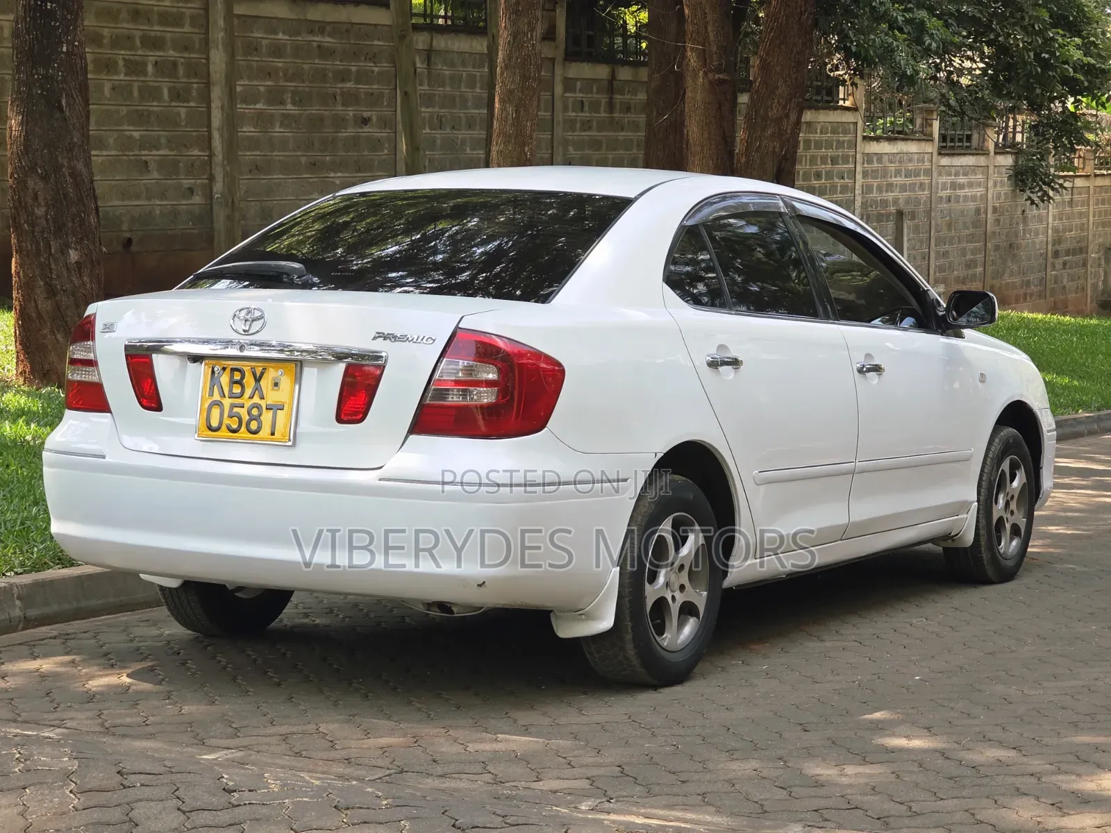 Toyota Premio 2009 White