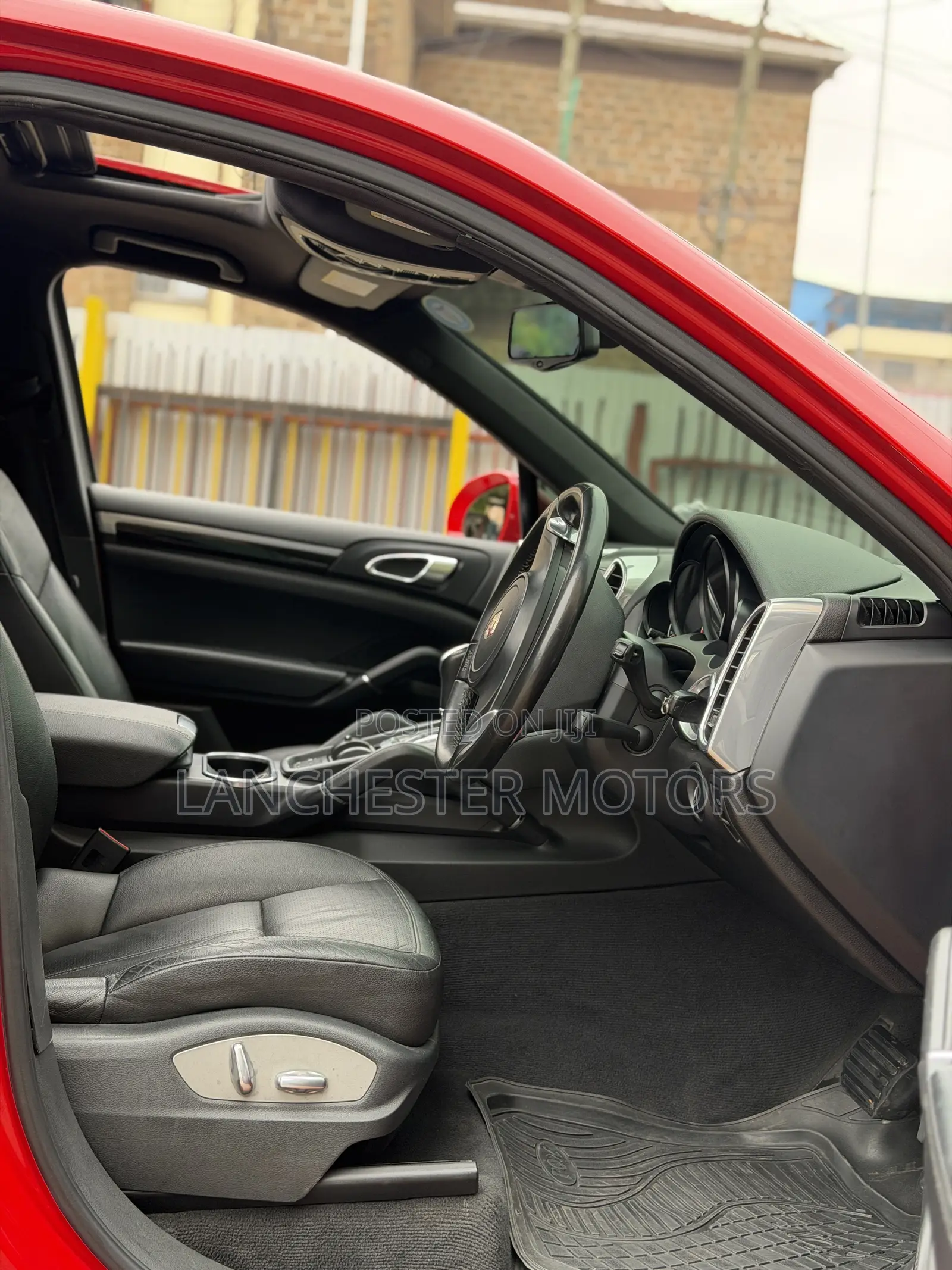 Porsche Cayenne 2013 Red
