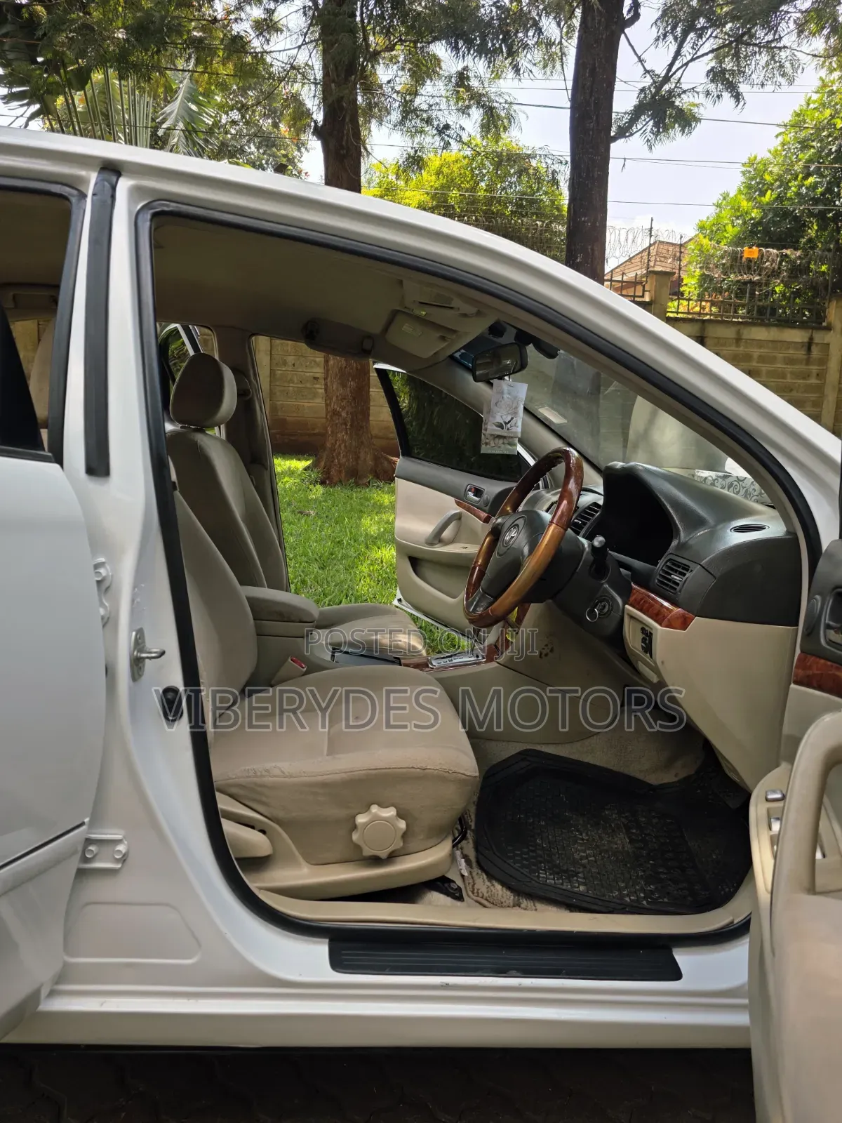 Toyota Premio 2009 White