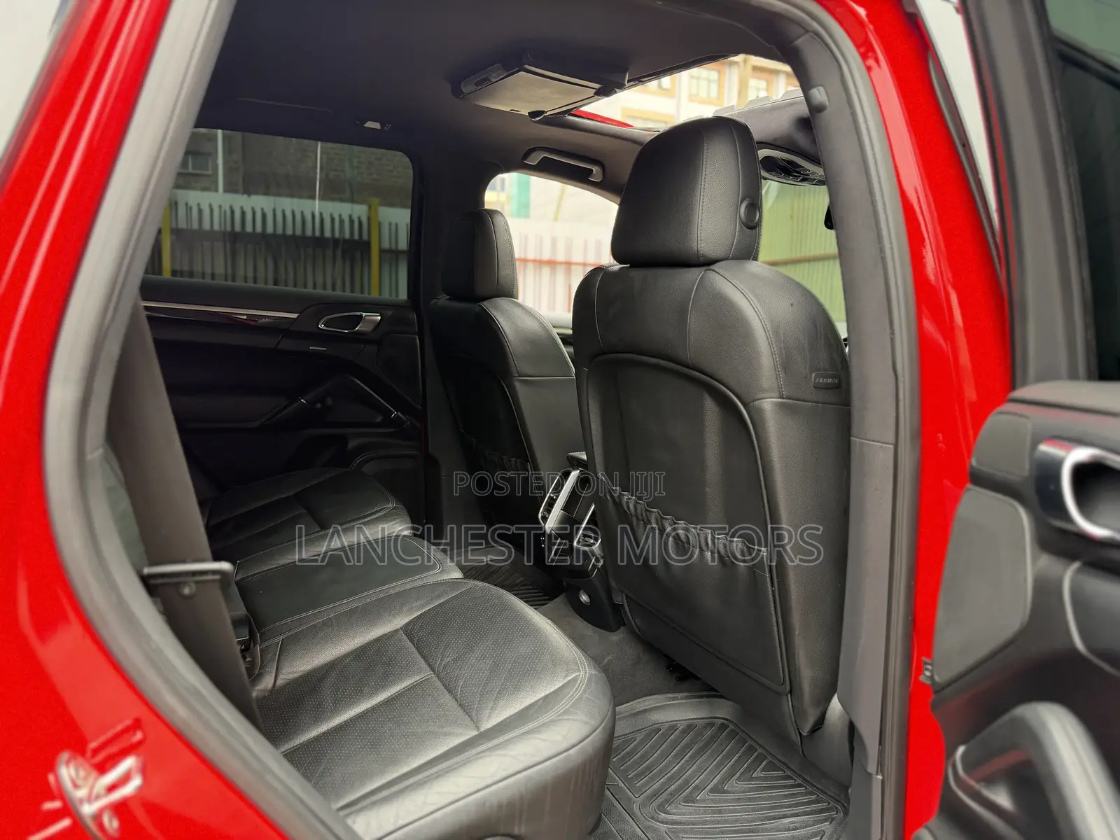 Porsche Cayenne 2013 Red
