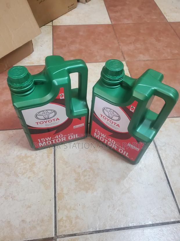 Toyota Engine Oil - thumbnail 3
