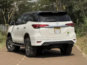 Toyota Fortuner 2018 White