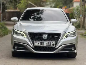 Toyota Crown 2018 Silver