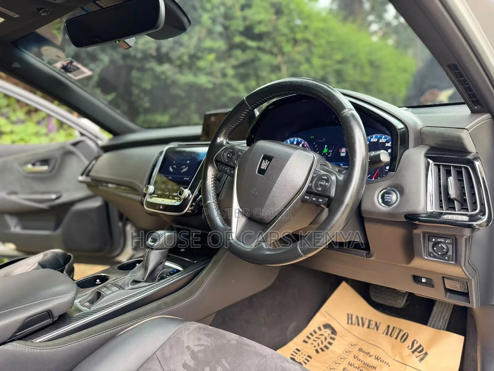Toyota Crown 2018 Silver