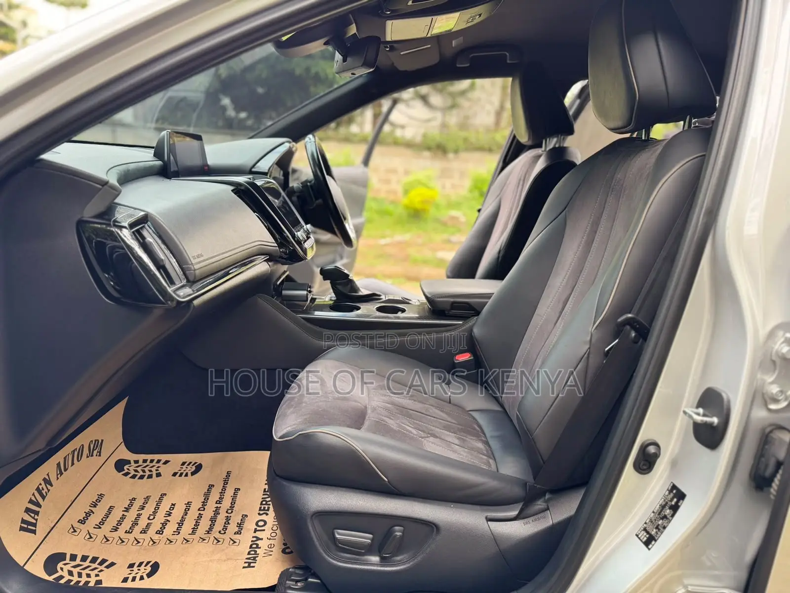 Toyota Crown 2018 Silver