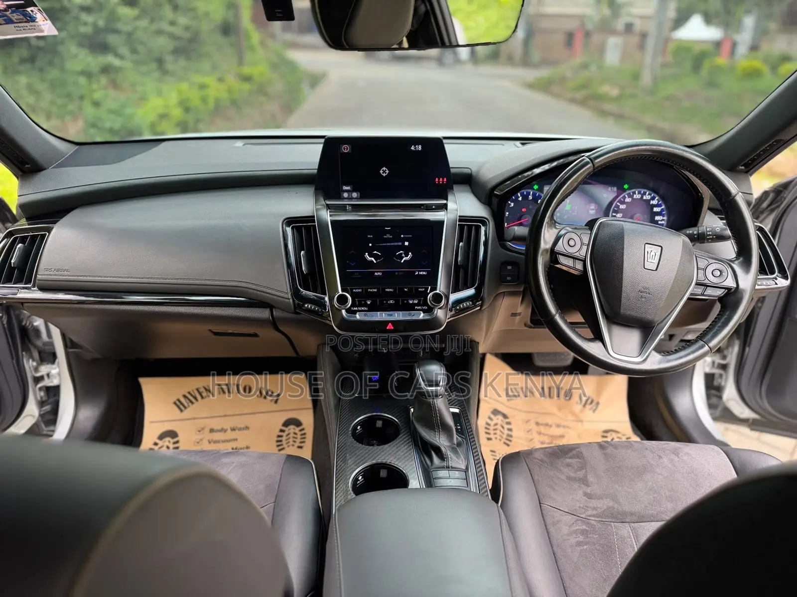 Toyota Crown 2018 Silver
