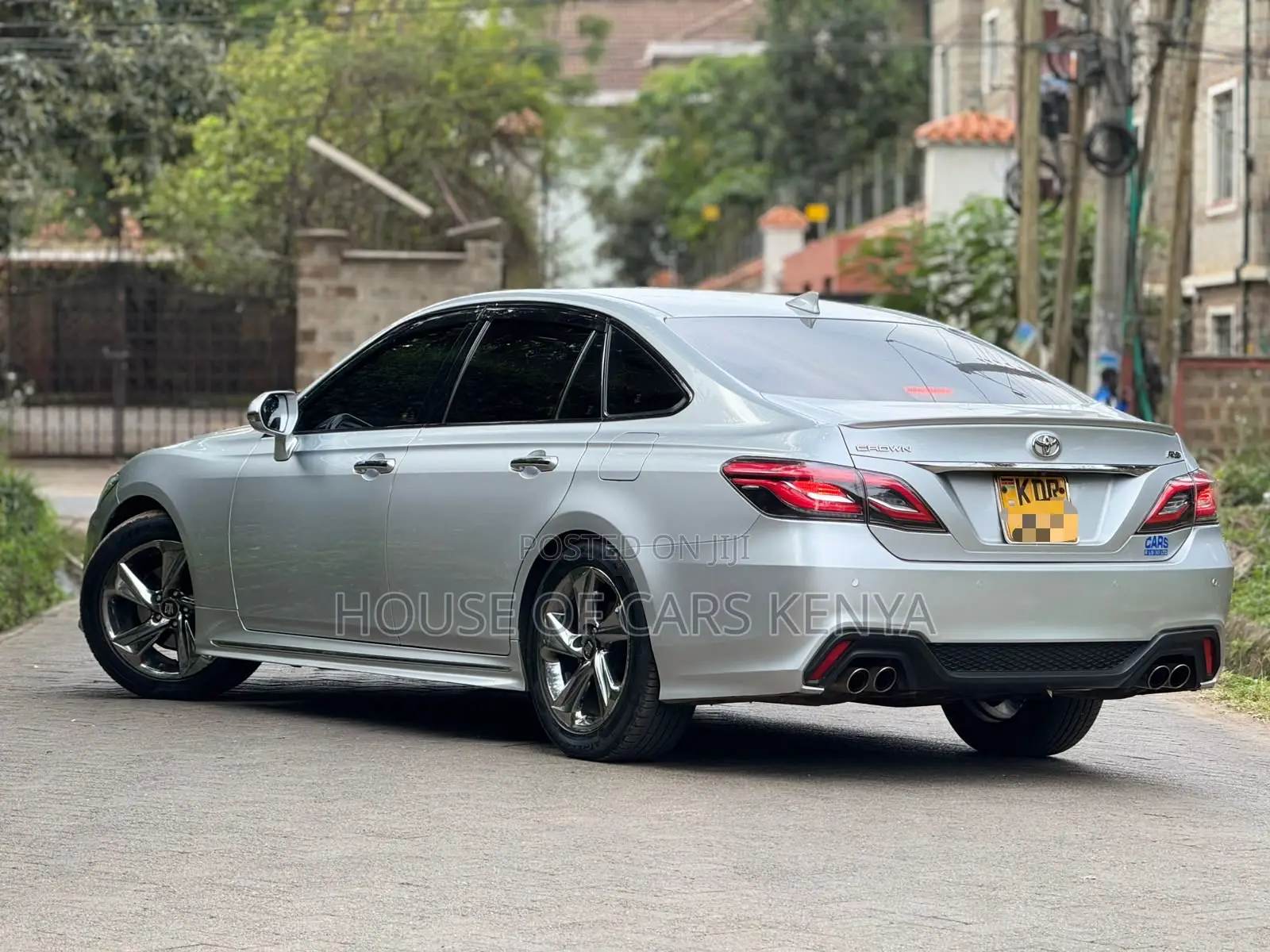Toyota Crown 2018 Silver
