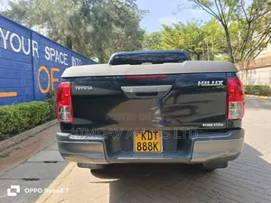 Toyota Hilux 2019 Black