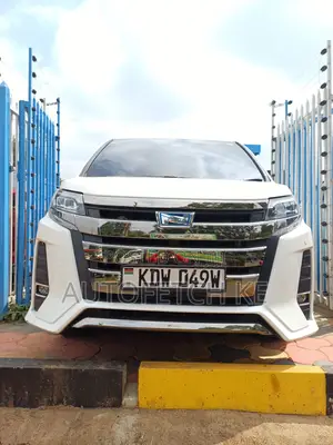 Toyota Noah 2019 White