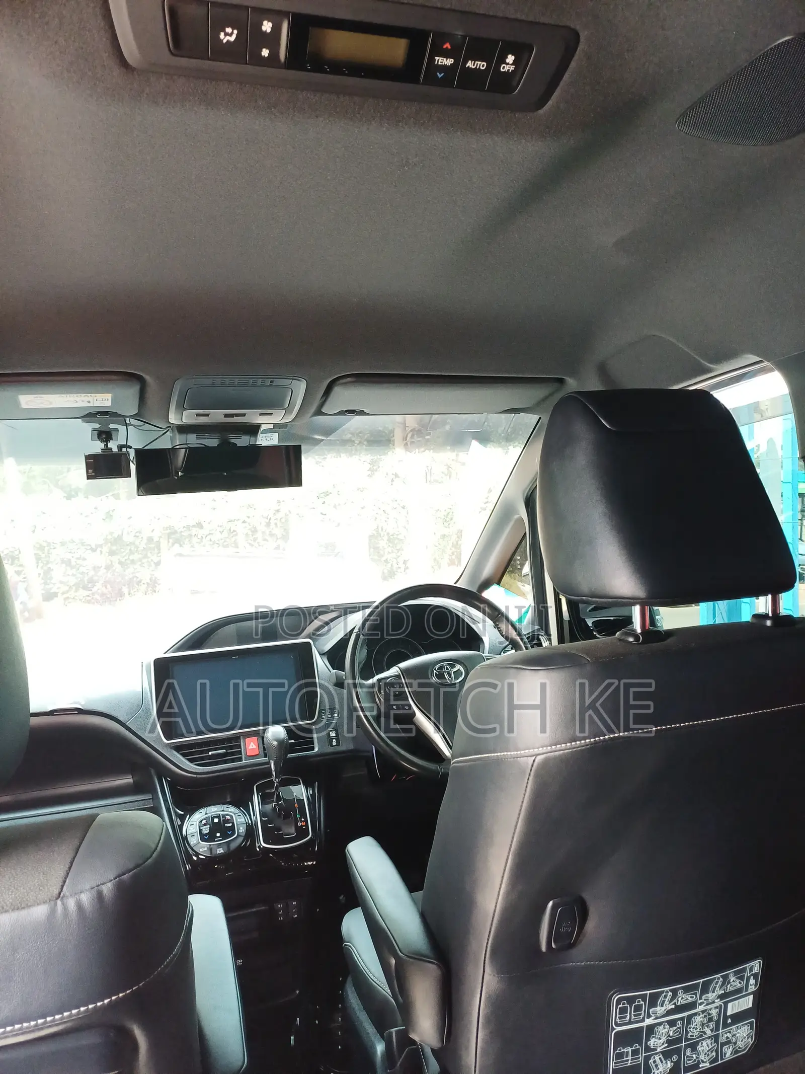 Toyota Noah 2019 White