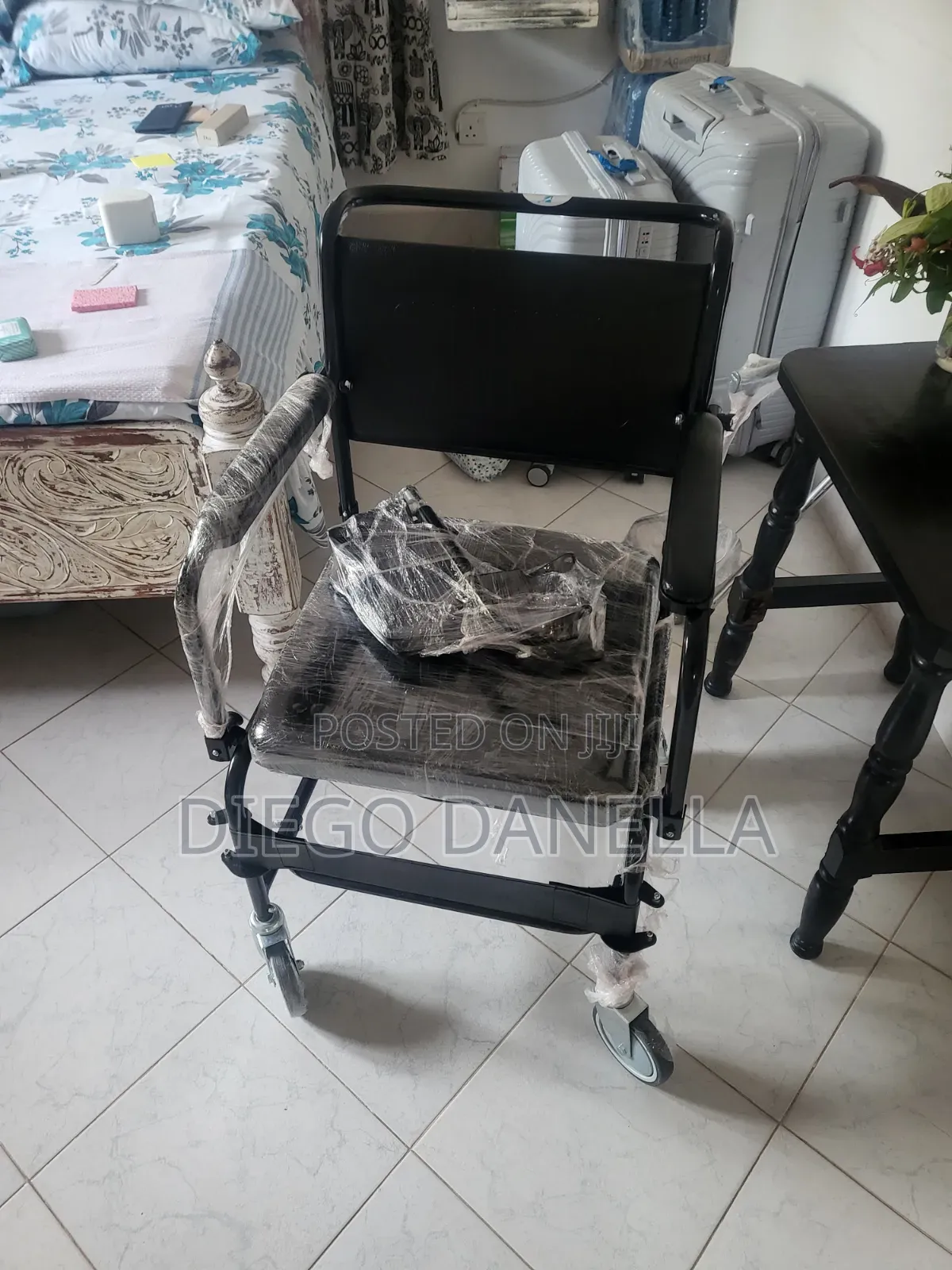 New Commode Chair