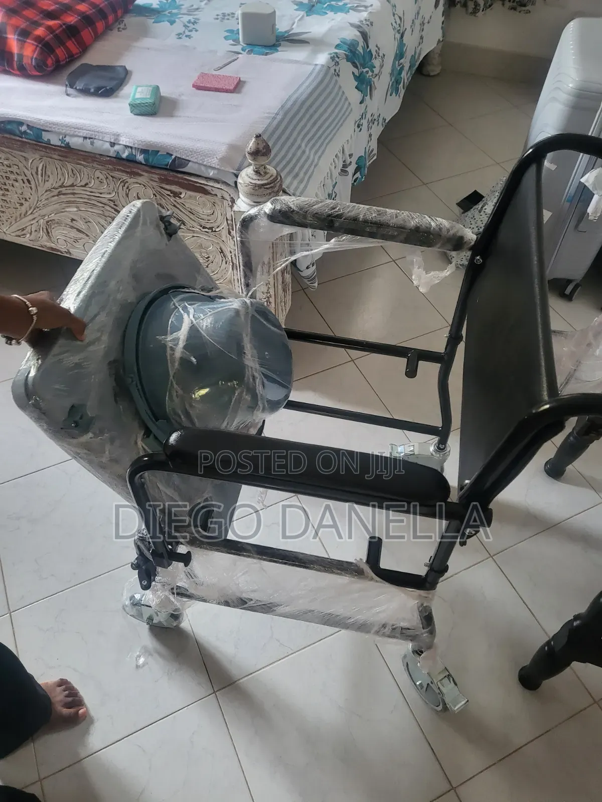 New Commode Chair