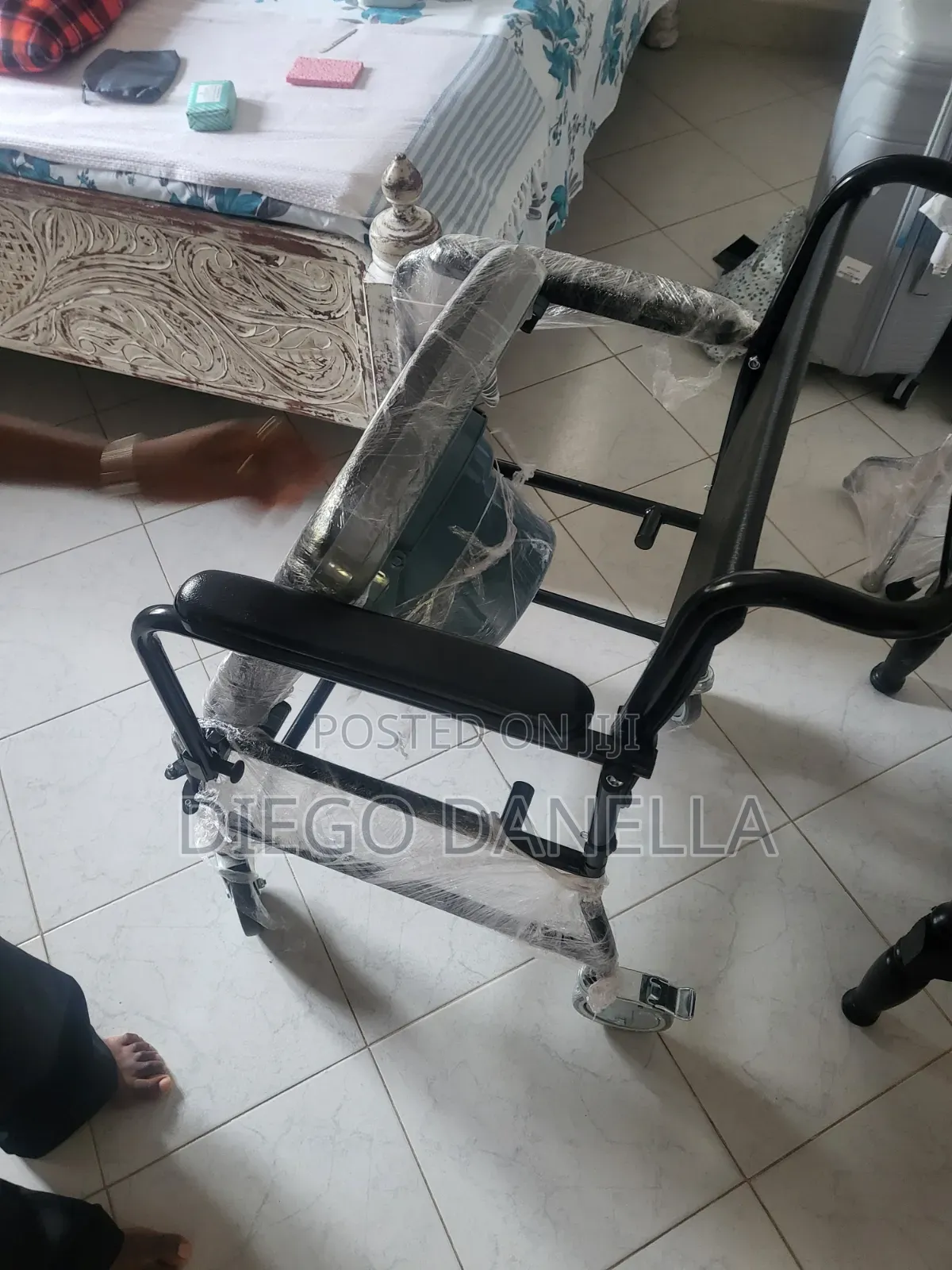 New Commode Chair