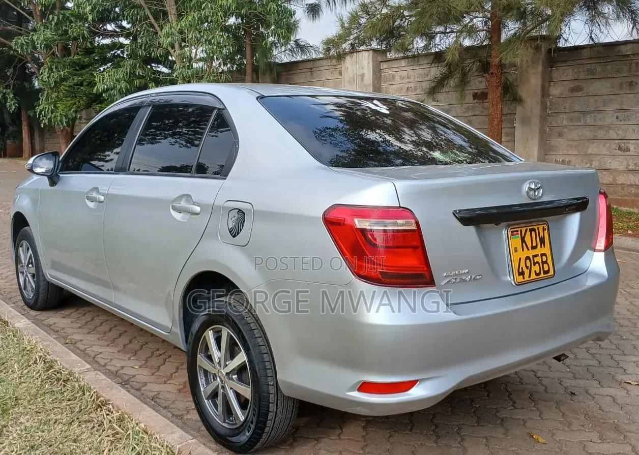Toyota Axio 2018 Silver