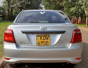 Toyota Axio 2018 Silver